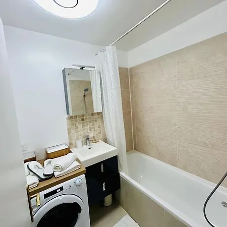 Iris - T2 Cosy דירה *
