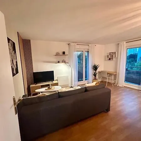 Iris - T2 Cosy דירה *